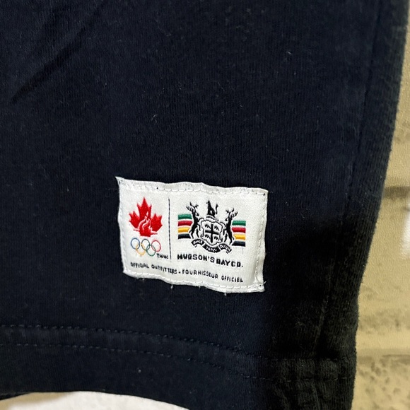 Hudson's Bay Co. Black T-Shirt Olympic Canada shirt men’s size medium - Picture 4 of 6